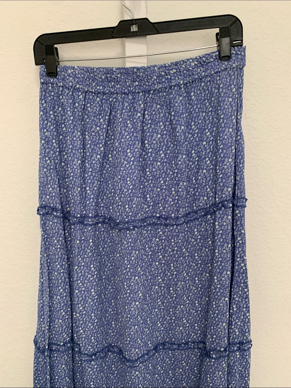 Vintage bill blass Blue Printed Tiered Maxi Skirt with Elastic Waist - Picture 3 of 7